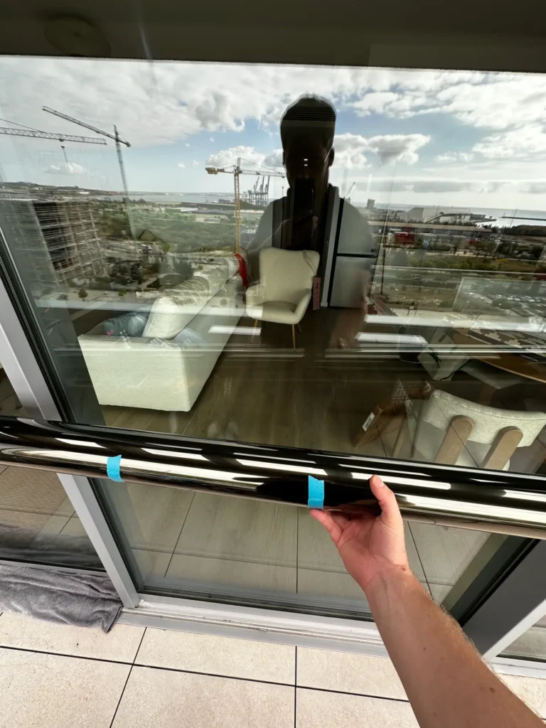 instalación de lamínas solares para ventanas