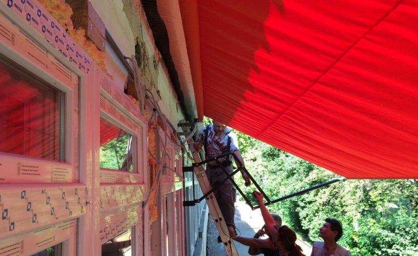 Awning basic during installation