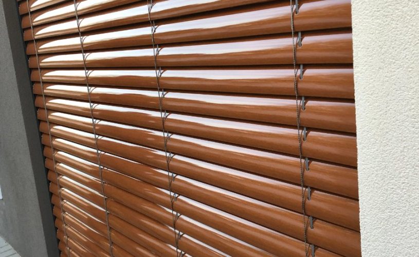 Venecian blind closed